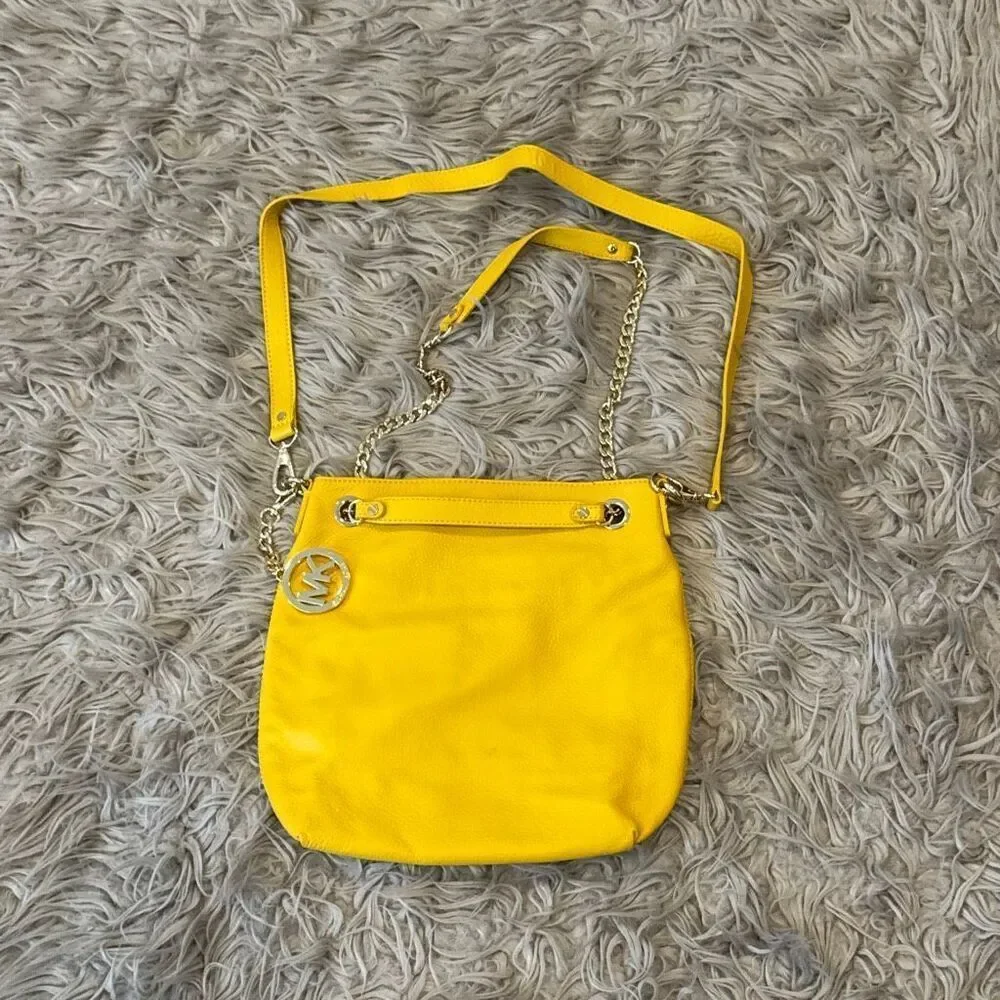 NWT Michael Kors Jet Set Chain Purse in citrus yellow color